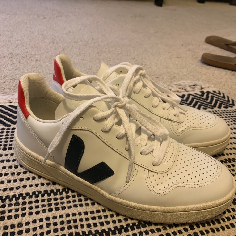 Classic Veja Blue and Red